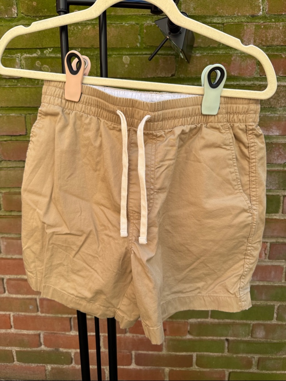 J. Crew Men's Flat Front Drawstring Shorts in Khaki